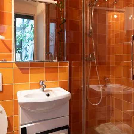 Bright Studio Of 25 M In The Heart Of 4th شقة