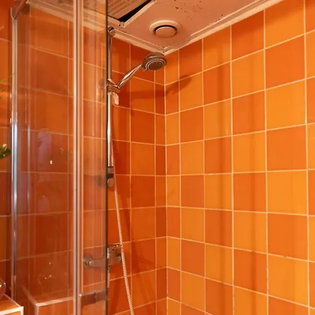 Bright Studio Of 25 M In The Heart Of 4th * باريس